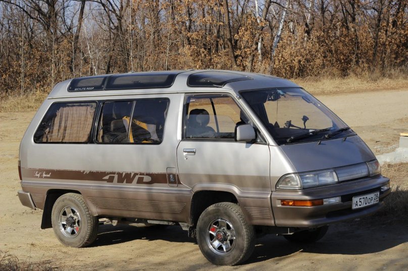 Toyota Master Ace Surf, 1986