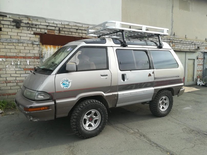 Toyota Master Ace Surf 1989