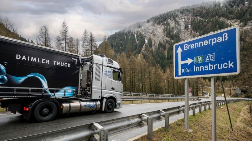 Грузовик трасса