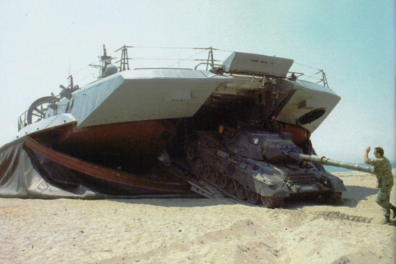 Десантные корабли на воздушной подушке проекта 12322 «ЗУБР»