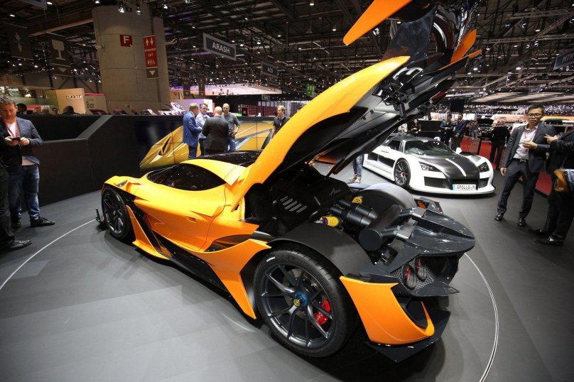 Gumpert Apollo arrow