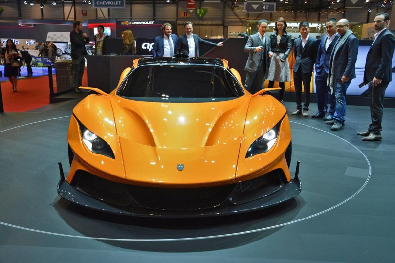 Gumpert Apollo arrow