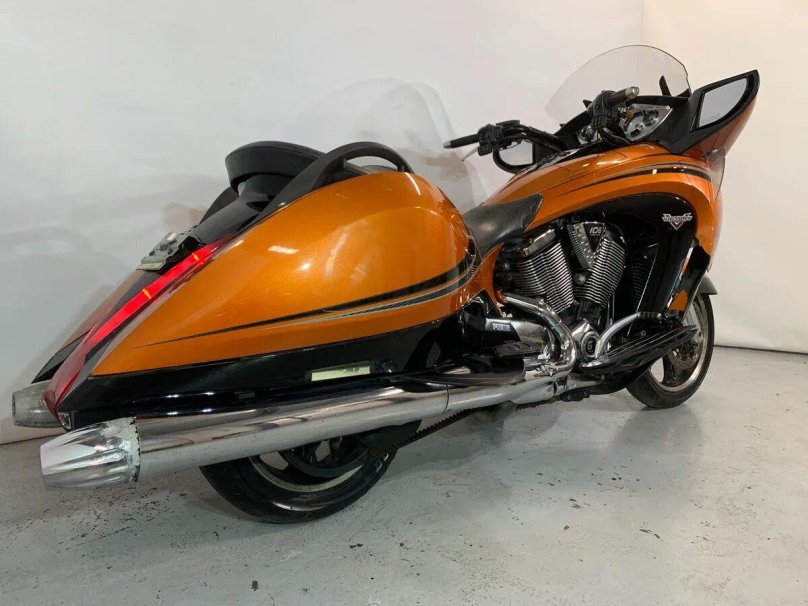 Мотоцикл Victory Vision козырек