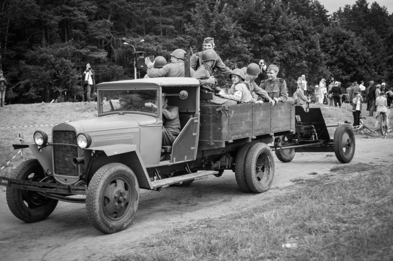 Полуторка и ЗИС 5