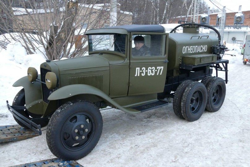 ГАЗ ААА топливозаправщик