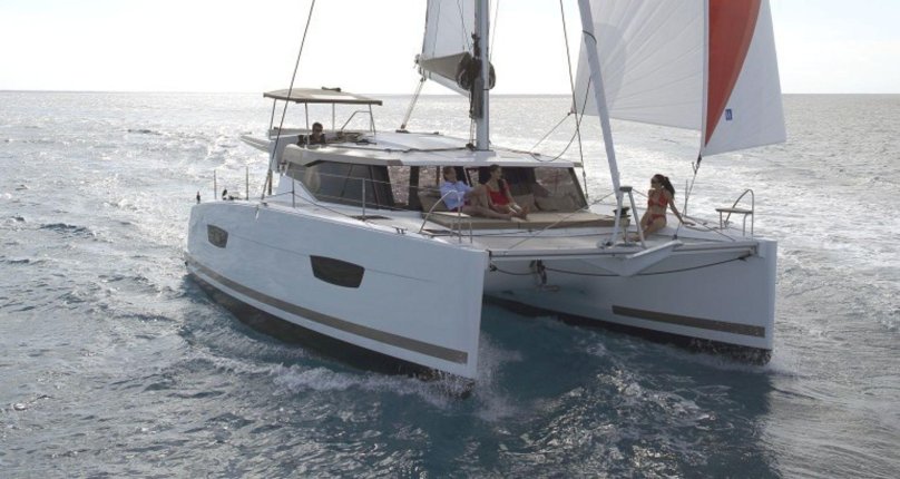 Катамаран Fountaine Pajot 40