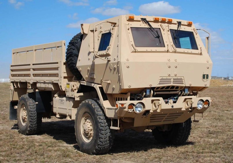 Тягач Oshkosh fmtv