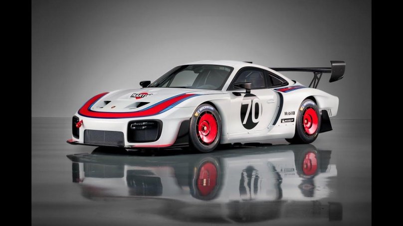 Порше 935 2019