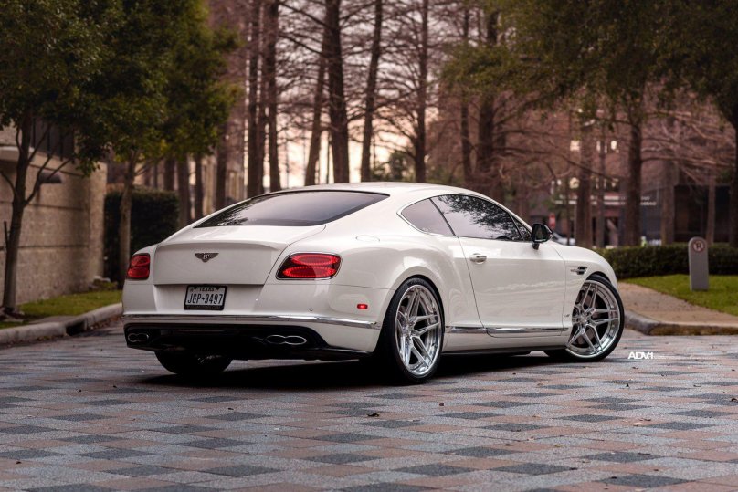 Bentley Continental gt v8s белая