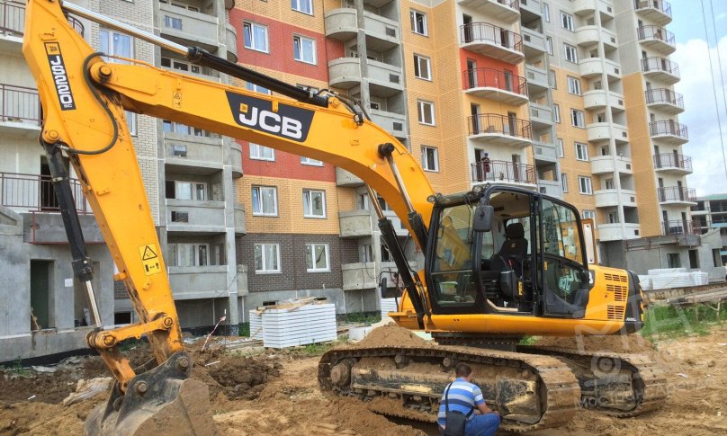 Гусеничный экскаватор JCB 220