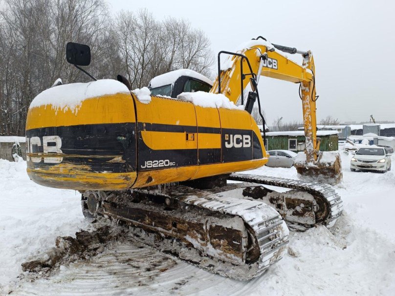 Гусеничный экскаватор JCB 220