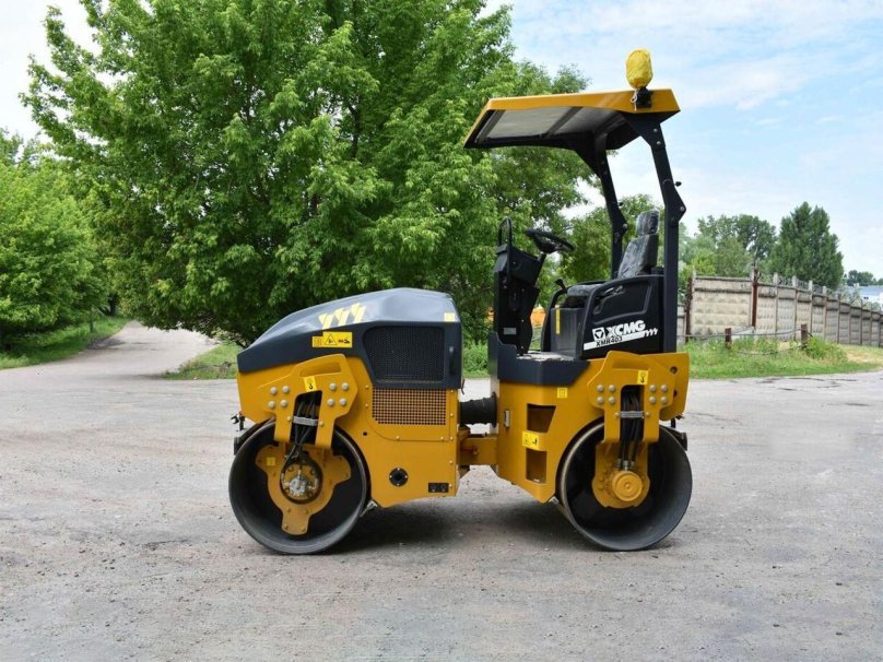 Xmr403 каток дорожный