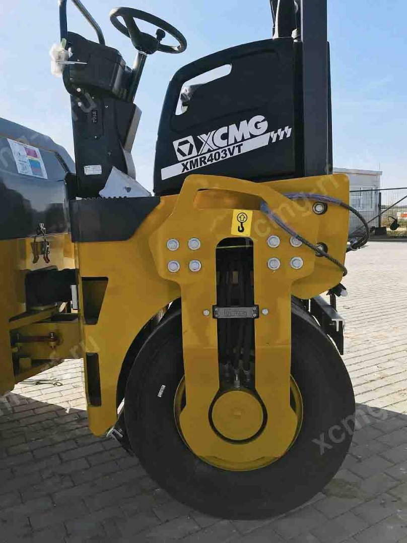 Каток XCMG 403vt