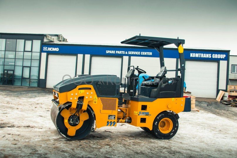 Каток XCMG xmr403