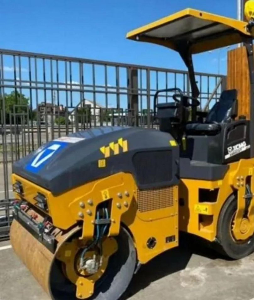 Каток XCMG xmr403