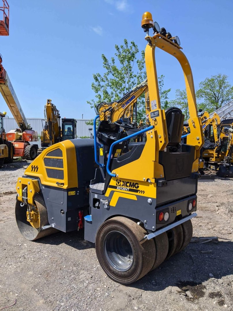 Каток XCMG xd120vt