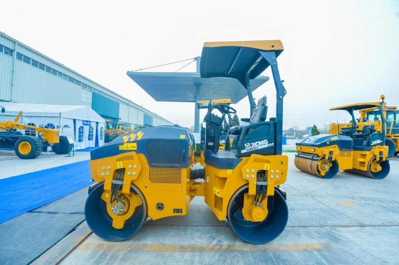XCMG 403 каток