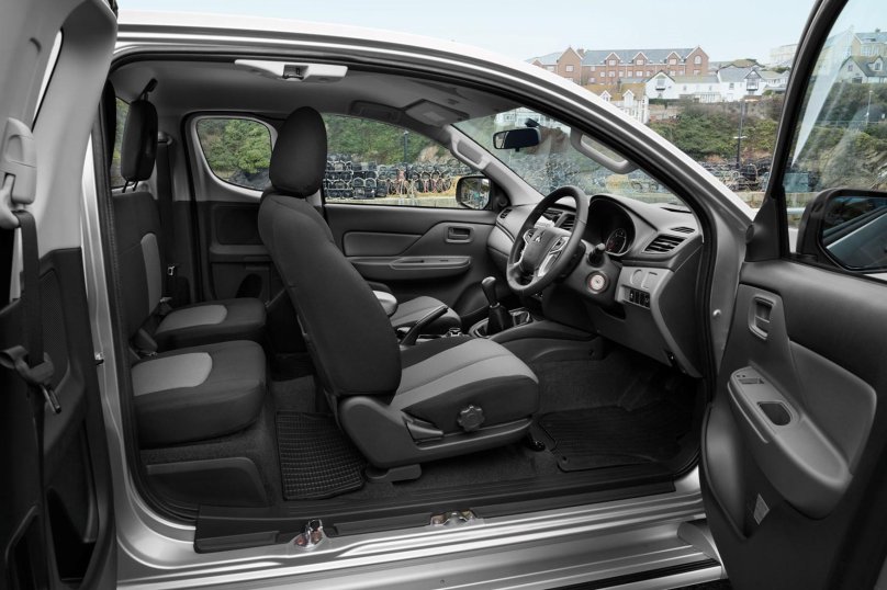 Mitsubishi l200 2019 салон