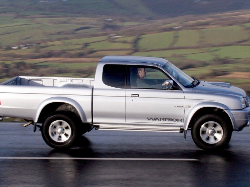 Mitsubishi l200 III
