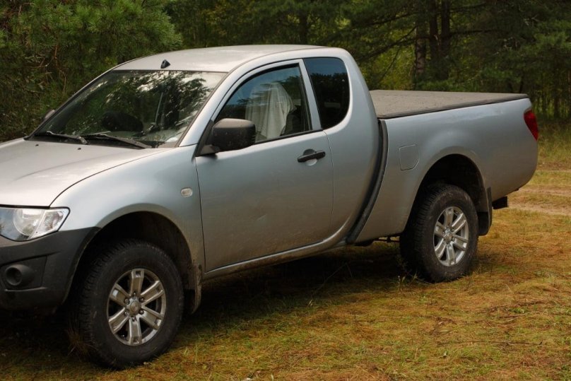 Mitsubishi l200 полуторная кабина