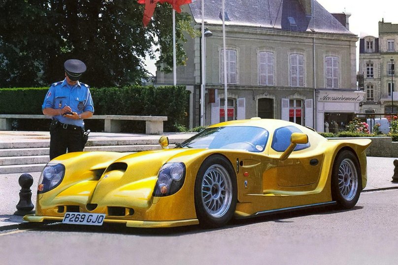 Panoz GTR-1