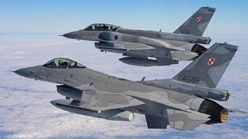 F16 истребитель