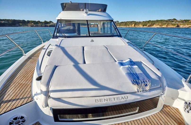 Парусная яхта Beneteau sense 46