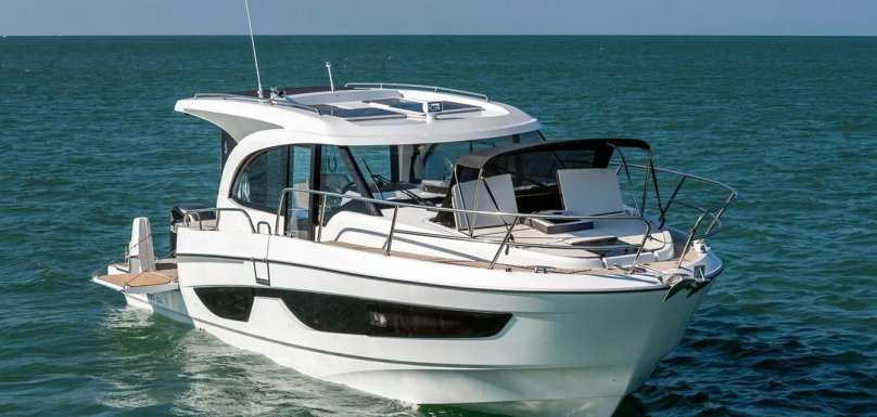 Antares 11 Flybridge