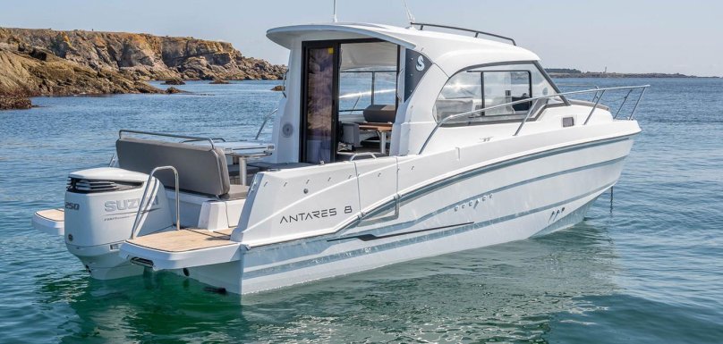 Катер Beneteau Antares 9