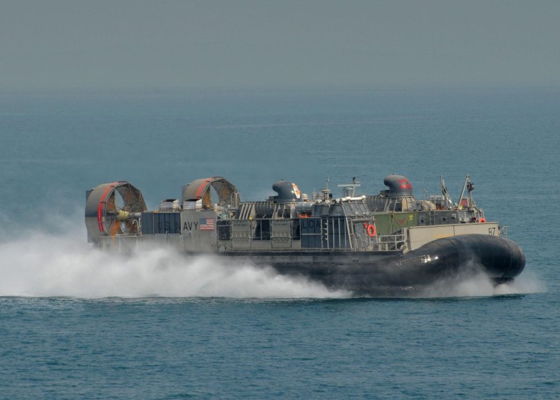Десантные катера на воздушной подушке типа LCAC