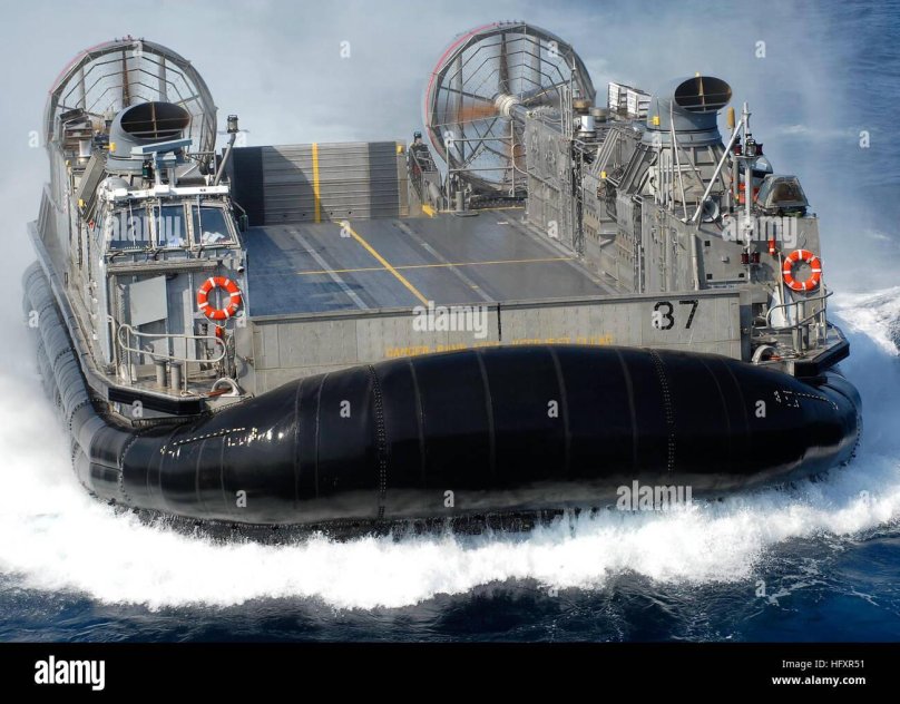 Десантный катер LCAC