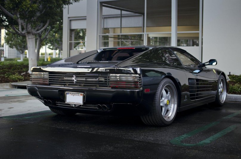 Ferrari Testarossa черная