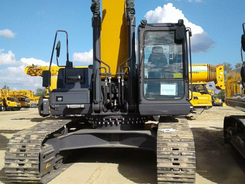 Гусеничный экскаватор XCMG xe335c