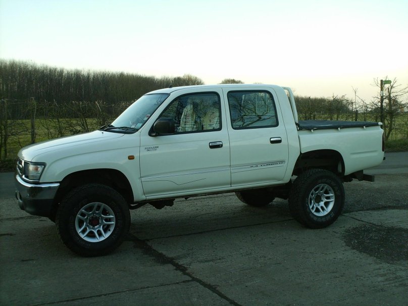 Тойота Hilux 1999
