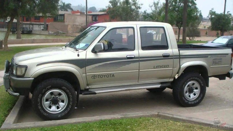 Тойота Хайлюкс 2004