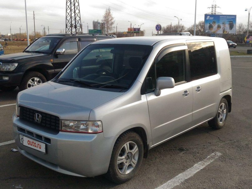 Honda Mobilio Spike 2002