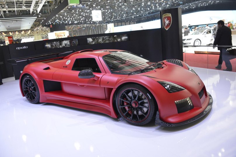 Gumpert Apollo машина