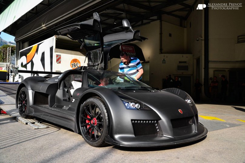 Gumpert Apollo s 2011 сбоку