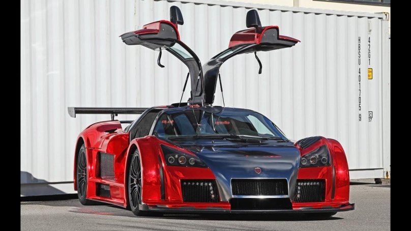 Машина Gumpert Apollo Sport