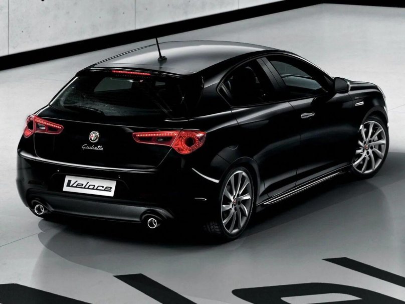 Alfa Romeo Giulietta черная