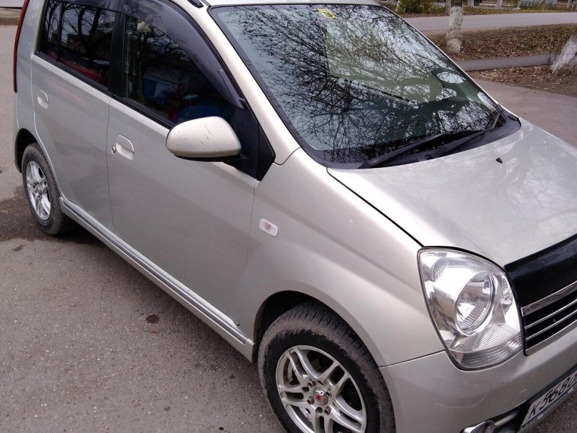 Daihatsu Mira 2006