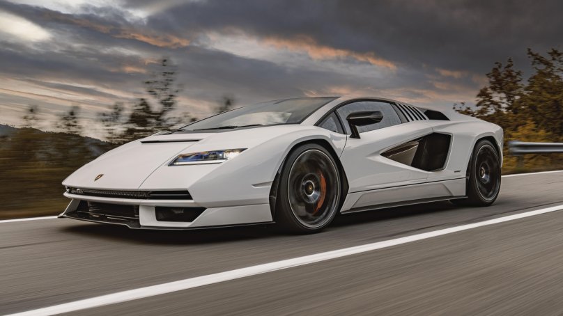 Lamborghini Countach 2023