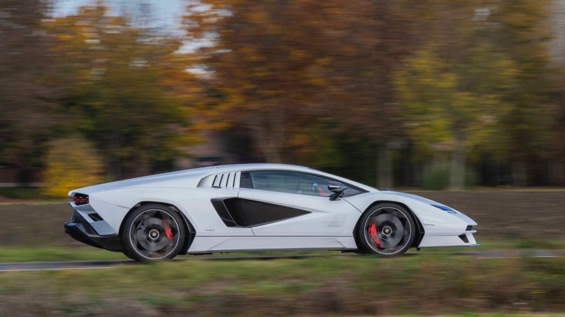 Lamborghini Countach LPI 800-4 2021