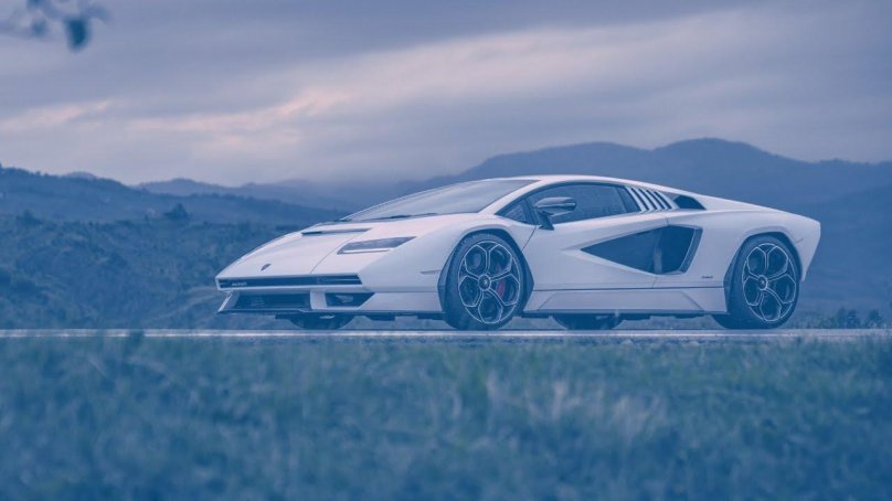 Ламборгини Каунтач 2022