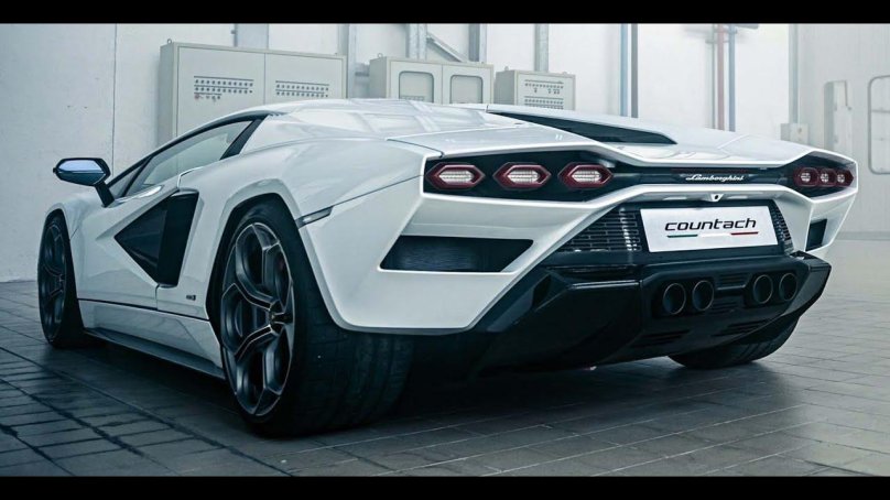 Ламборджини Countach 2021
