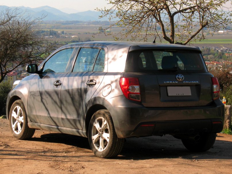 Toyota Urban Cruiser 2012