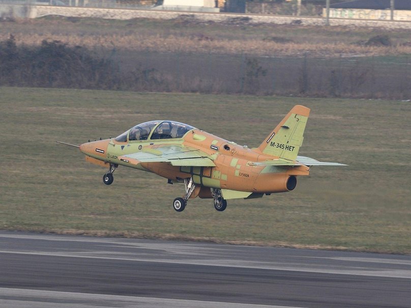 Aermacchi m-345