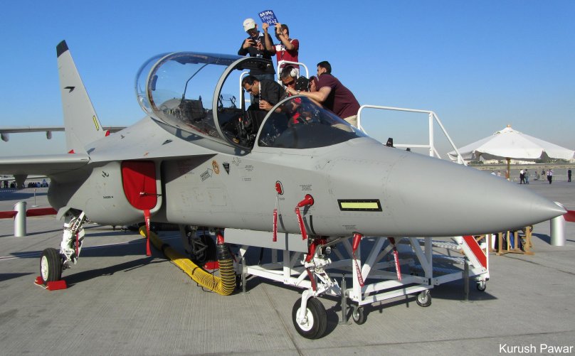 Истребителей fa-50