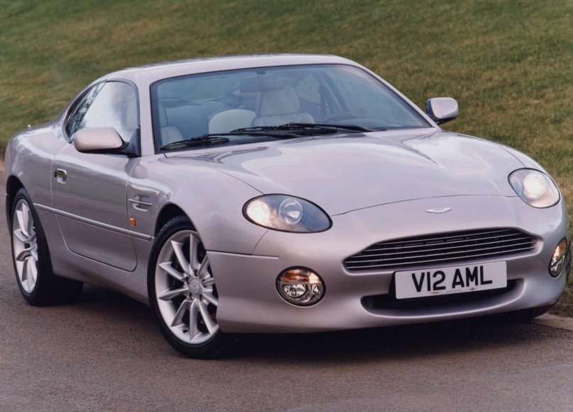 Астон Мартин db7