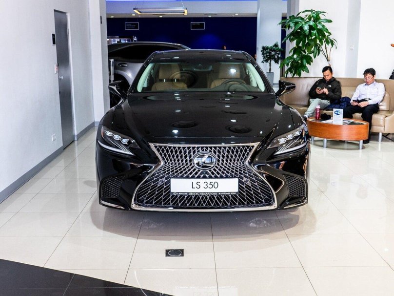 Лексус лс 350 2018
